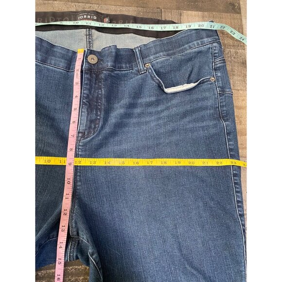 TORRID JEANS SIZE 26R PREMIUM BOMBSHELL SKINNY STRETCH BLUE - Picture 9 of 10
